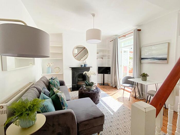 1 Bedroom Apartment To Rent In Springfield Road, Brighton, BN1