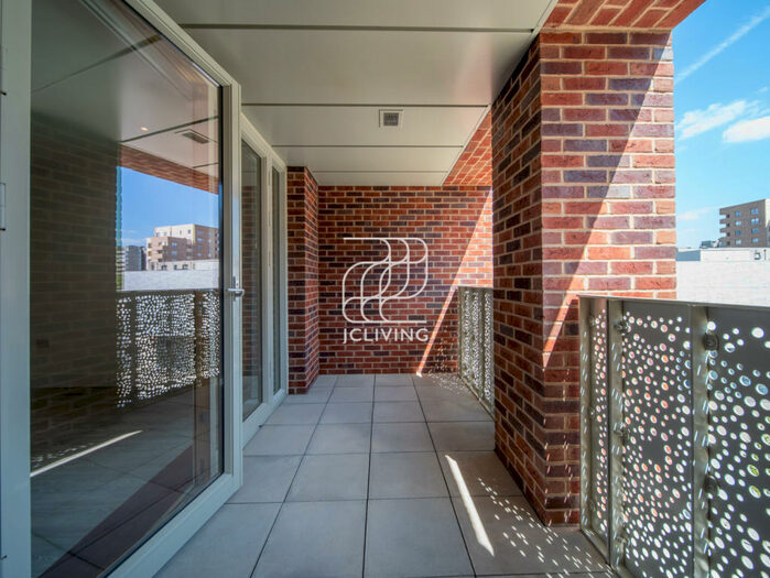 2 Bedroom Flat To Rent In Starling Court, London, SE2