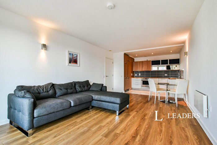 2 Bedroom Apartment To Rent In Skyline Central, Goulden Street, Manchester, M4
