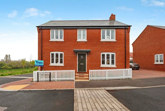 4 Bedroom Detached House For Sale In William Road, Weymouth, DT3