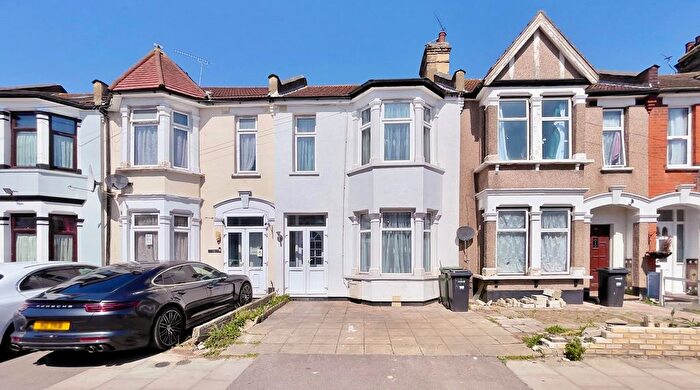 3 Bedroom Terraced House For Sale In Eton Road, Ilford, IG1