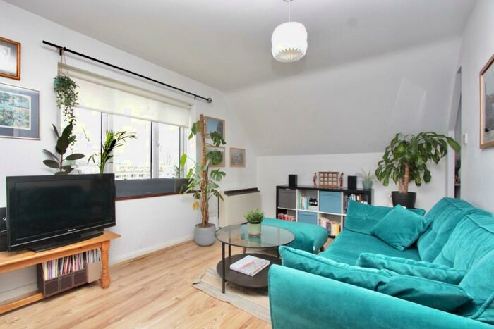 1 Bedroom Flat To Rent In Beaminster Court, South Grove, Haringey, London, N15