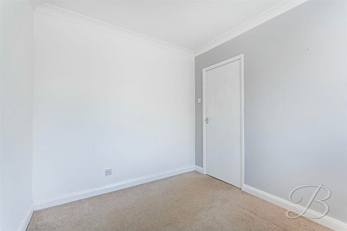2 Bedroom Detached Bungalow To Rent In Sherwood Avenue, Edwinstowe, Mansfield, NG21