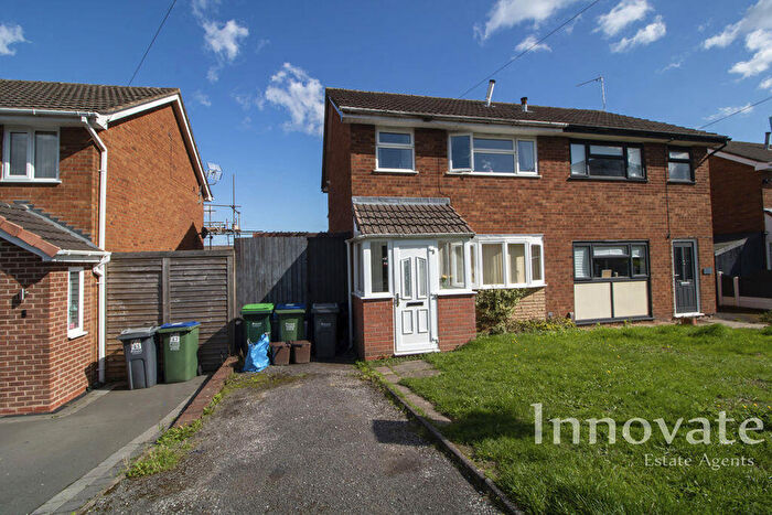 3 Bedroom Semi Detached House For Sale In Buckingham Road, Rowley Regis, B65