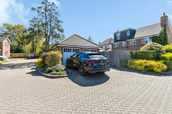 4 Bedroom Semi-Detached House For Sale In Upfield, Horley, Surrey, RH6