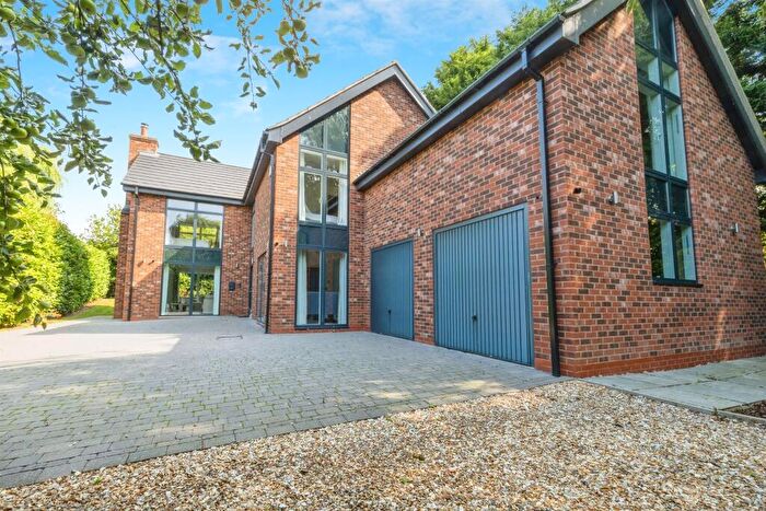 5 Bedroom Detached House For Sale In Hall Wath, Bassingham, Lincoln, LN5
