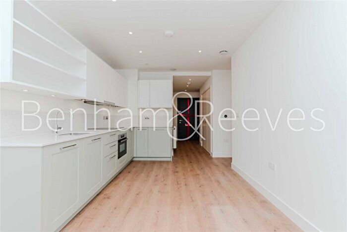 1 Bedroom Apartment To Rent In Affinity View, London, E16