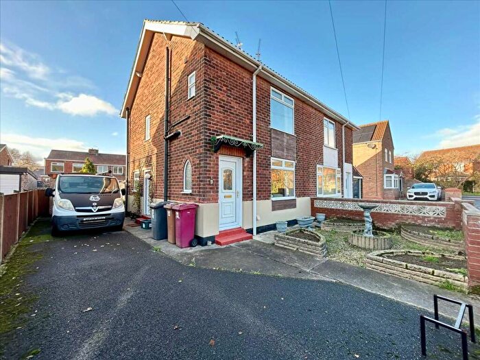 2 Bedroom Semi Detached House For Sale In Elm Way, Brigg, DN20