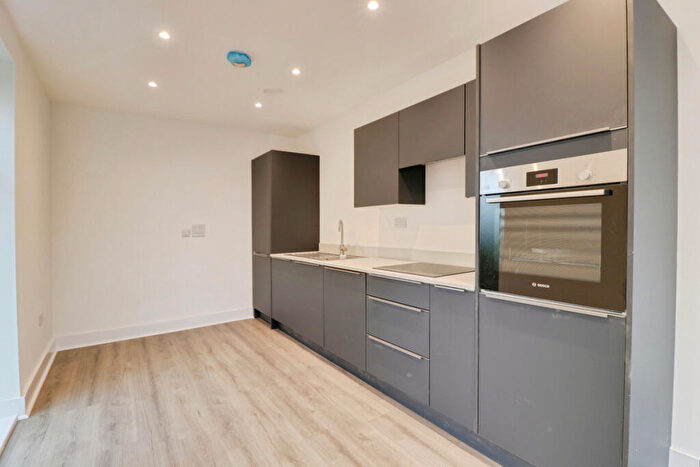 1 Bedroom Flat To Rent In High Street, Rayleigh, SS6