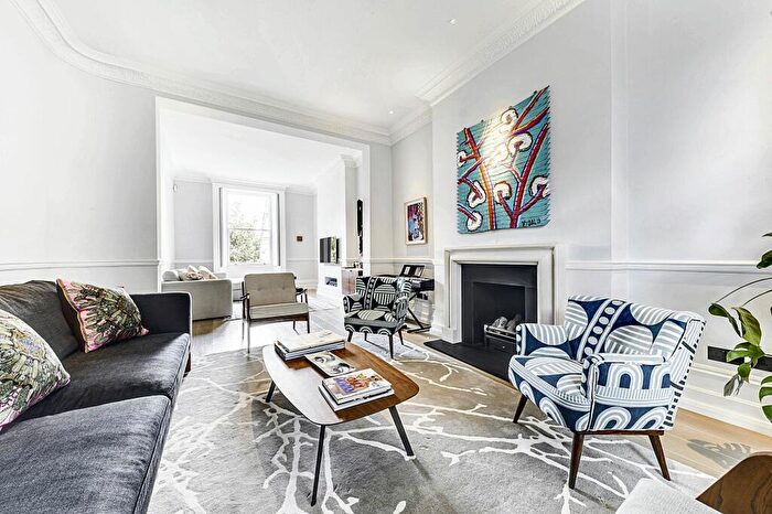 4 Bedroom End Of Terrace House To Rent In Fulham Road, London, SW10