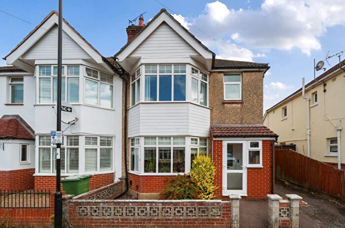 3 Bedroom Semi Detached House For Sale In Vinery Gardens, Southampton, SO16
