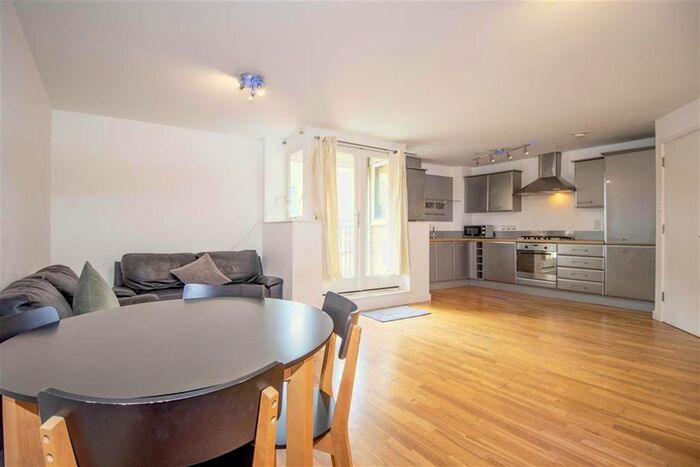 2 Bedroom Flat To Rent In Curtain Road, London, E2