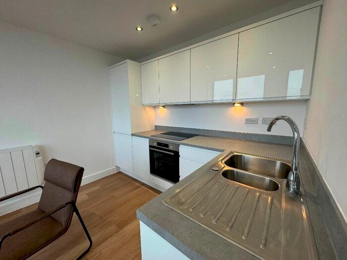 1 Bedroom Flat To Rent In Talbot Road, Manchester, M16