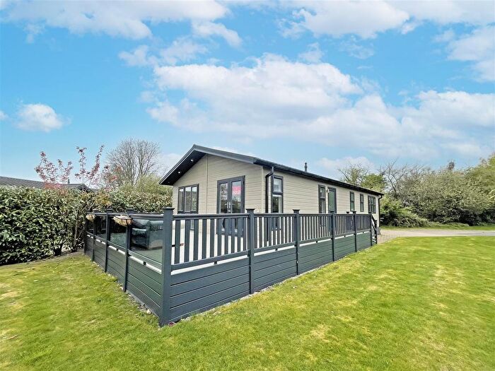 3 Bedroom Park Home For Sale In Monkton Street, Monkton, Ramsgate, CT12