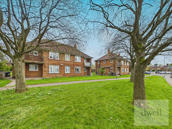 2 Bedroom Flat For Sale In Old Farm Parade, Leeds, LS16