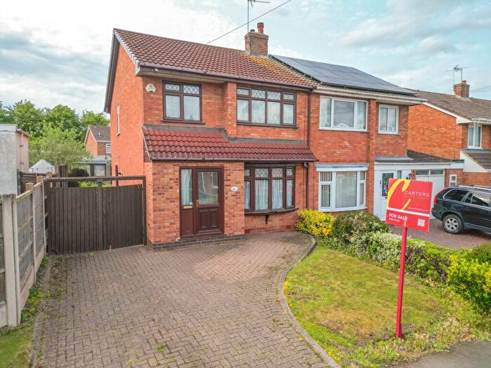 3 Bedroom Semi-Detached House For Sale In Convent Close, Atherstone, CV9