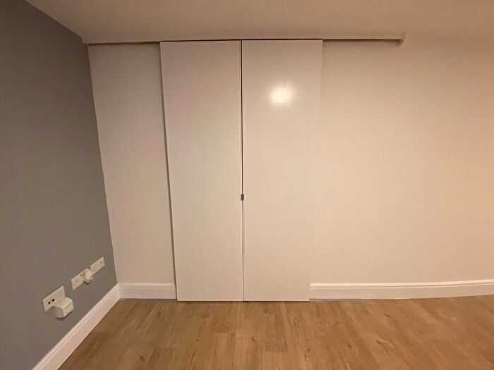 Studio To Rent In Church Hill Road, Barnet, North London, EN4