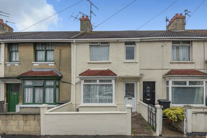 3 Bedroom Terraced House To Rent In Northampton Street, SN1