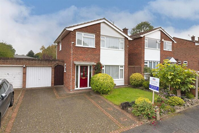 3 Bedroom Detached House For Sale In Adisham Drive, Maidstone, ME16