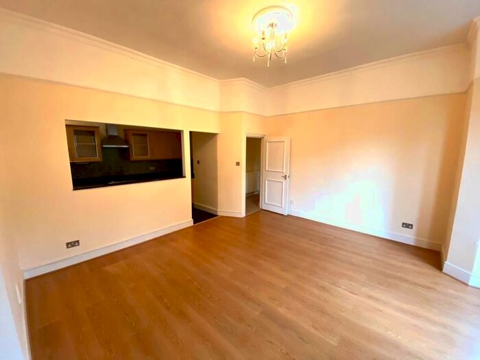 2 Bedroom Flat To Rent In Coolhurst Road, Haringey, N8