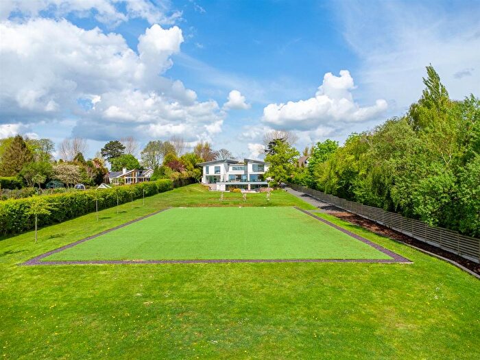 5 Bedroom Detached House For Sale In Cropwell Road, Radcliffe-On-Trent, NG12