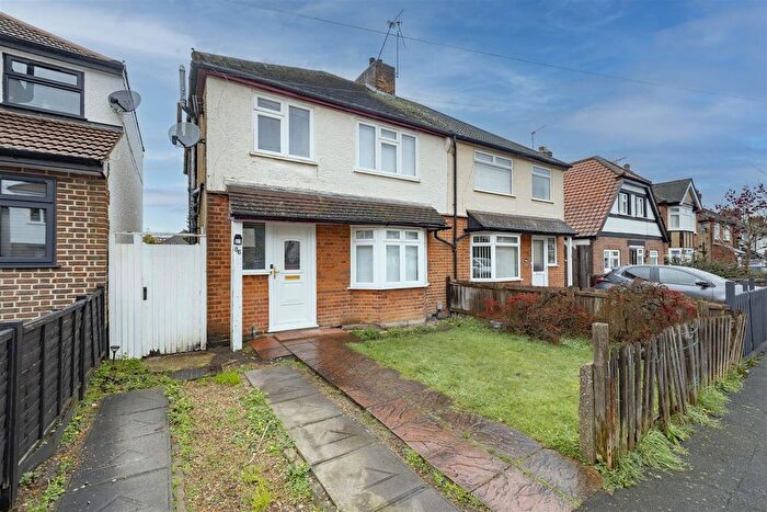 3 Bedroom Semi Detached House For Sale In Bushey Mill Crescent, Watford, WD24