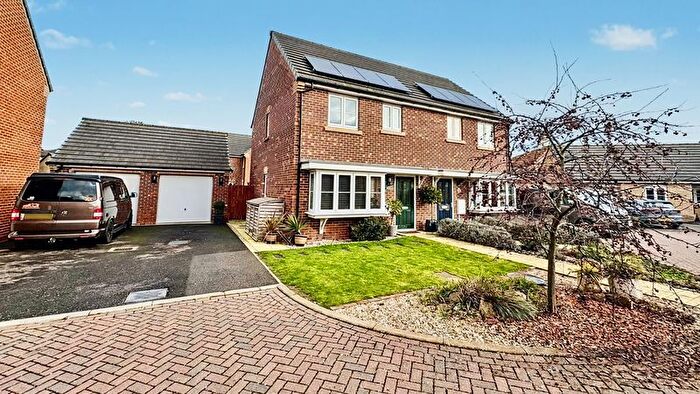 3 Bedroom Semi Detached House For Sale In Baker Drive, Nettleham, Lincoln, LN2