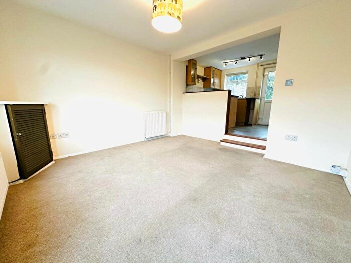 2 Bedroom Terraced House To Rent In Seymour Road, Northchurch, HP4