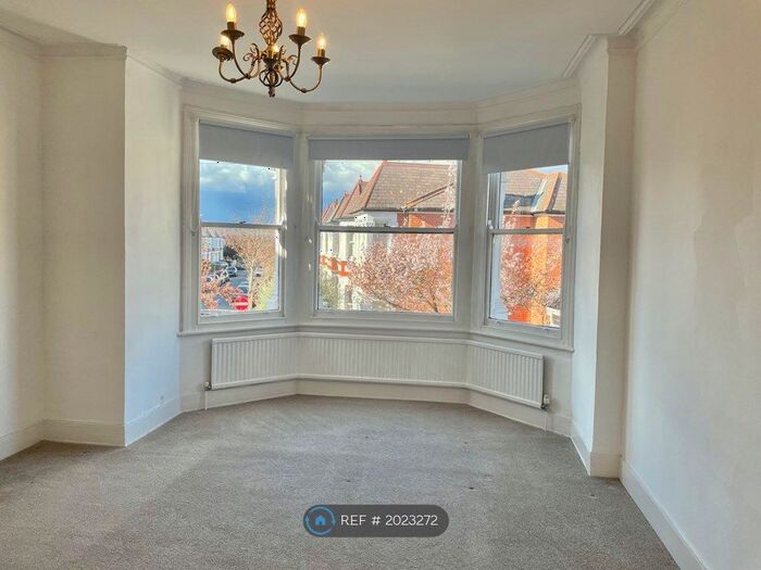 3 Bedroom Flat To Rent In Denton Road, Twickenham, TW1