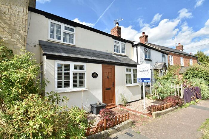 2 Bedroom Cottage For Sale In Enstone Road, Middle Barton, OX7