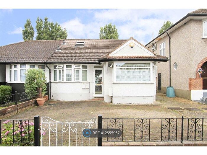 1 Bedroom Semi-Detached House To Rent In The Fairway, Ruislip, HA4