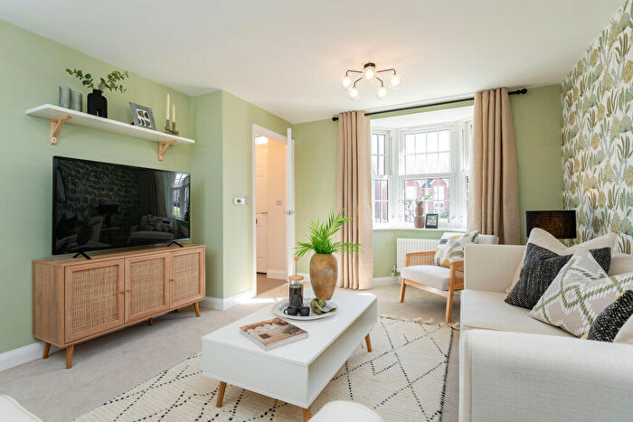 3 Bedroom End Of Terrace House For Sale In Northampton Road, Wellingborough, Northamptonshire, NN8
