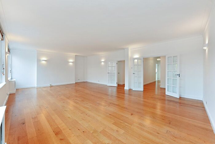 3 Bedroom Flat To Rent In Finchley Road, London, NW8