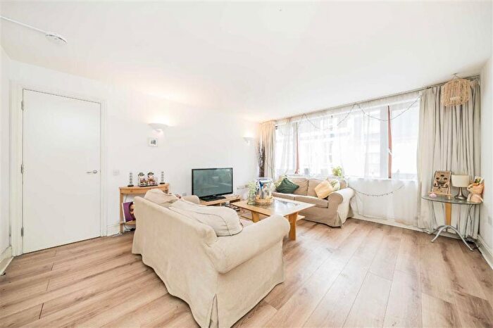 3 Bedroom Flat For Sale In Assam Street, Aldgate East, E1