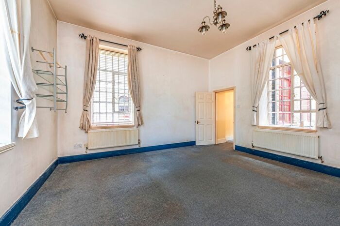 4 Bedroom Flat For Sale In Chevy Road, Southall, UB2