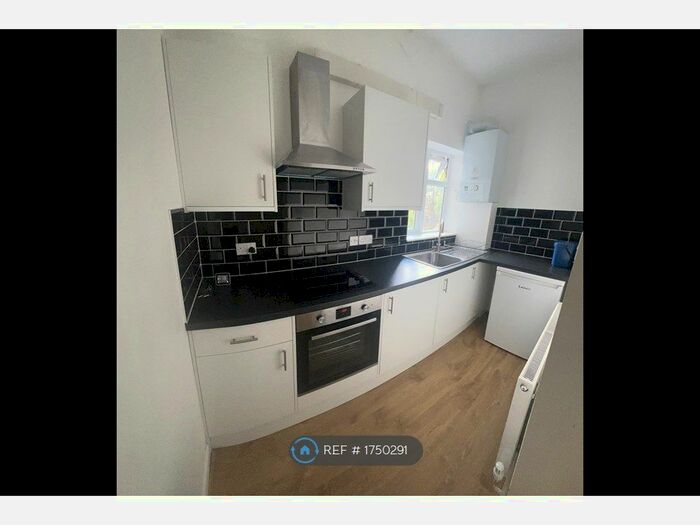 Studio To Rent In Gloucester Drive, London, N4