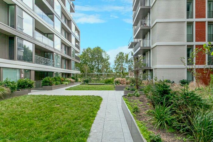 1 Bedroom Flat To Rent In Gartons Way, London, SW11