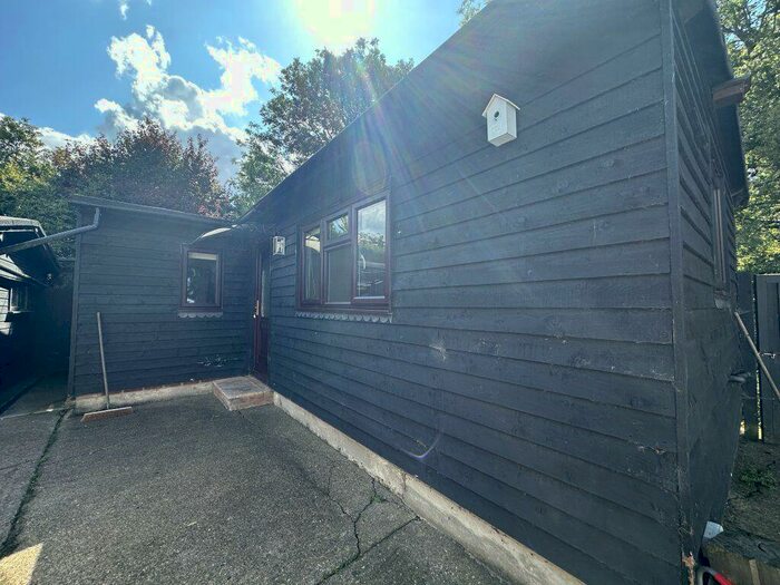 1 Bedroom Property To Rent In Hoe Lane, Nazeing, Essex, EN9