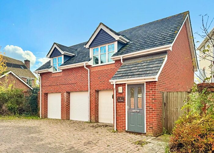 2 Bedroom Flat To Rent In Peked Mede, Hook, Hampshire, RG27