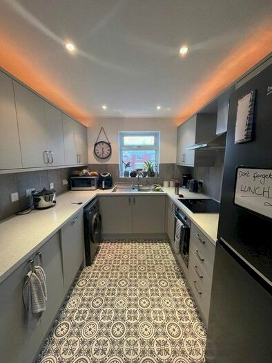 4 Bedroom Maisonette To Rent In Red Bank Road, Bispham, Lancashire, FY2