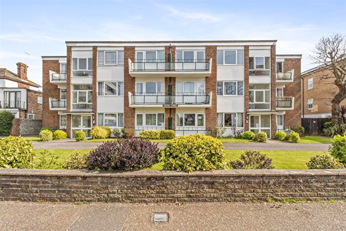 2 Bedroom Flat For Sale In Heene Road, Worthing, BN11