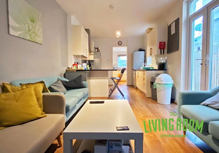 8 Bedroom House To Rent In Mackintosh Place, Roath, Cardiff, CF24