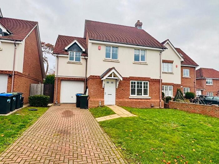 5 Bedroom Property To Rent In Pennylets Green, Stoke Poges, Slough, SL1