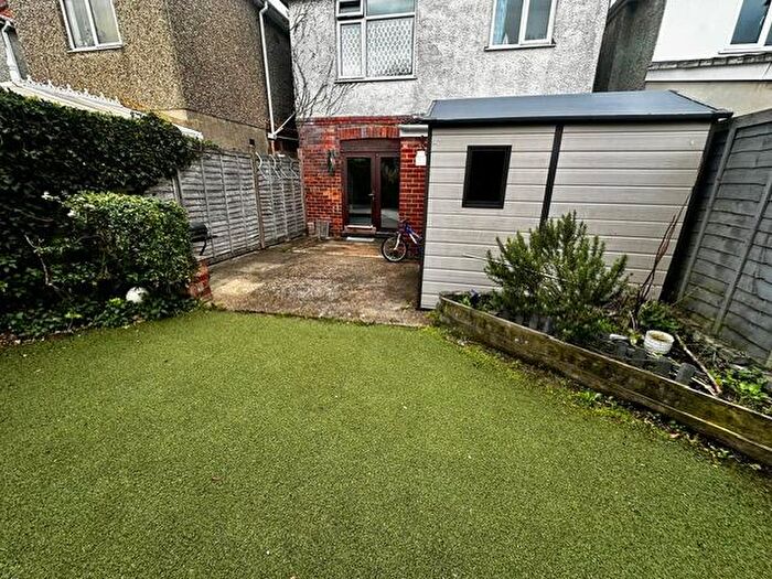 1 Bedroom Flat To Rent In Muscliffe Road, Bournemouth, BH9