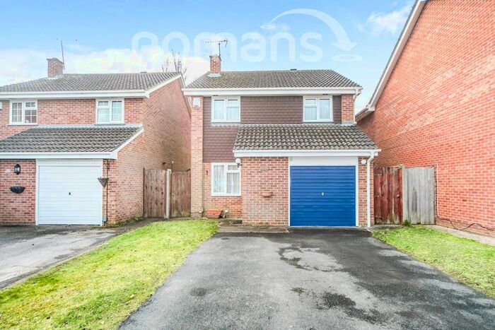 3 Bedroom Detached House To Rent In Eynsham Close, Woodley, Reading, RG5