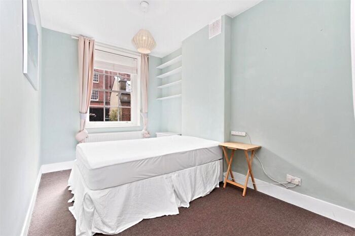 1 Bedroom Apartment To Rent In Dunstan Houses, Stepney Green, London, E1