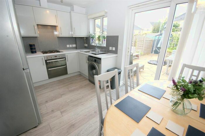 2 Bedroom Town House To Rent In Coppice Drive, Netherton, Huddersfield, HD4