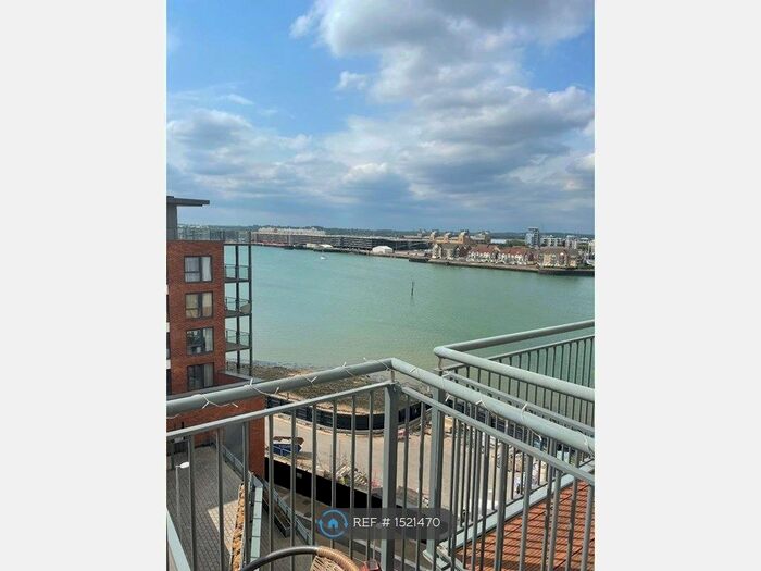 2 Bedroom Flat To Rent In Centenary Plaza, Southampton, SO19