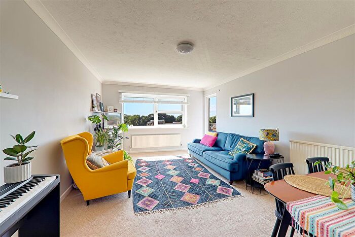 1 Bedroom Flat For Sale In Downview Road, Worthing, BN11