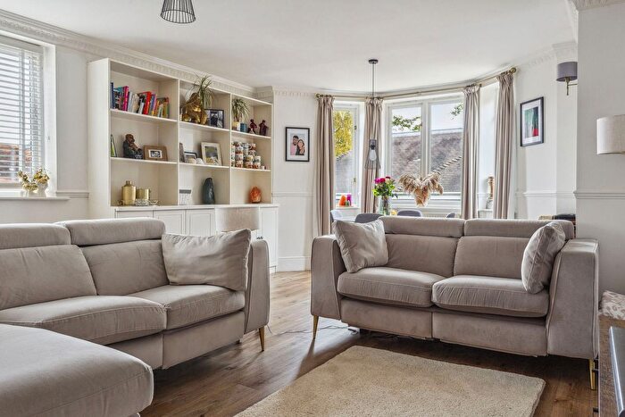 2 Bedroom Flat For Sale In College Road, Epsom, KT17